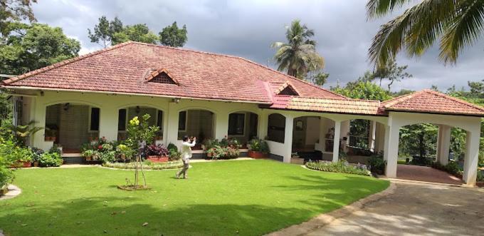 Emerald Castle Villa Madikeri Eksteriør billede